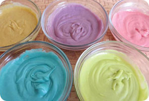 colored frosting